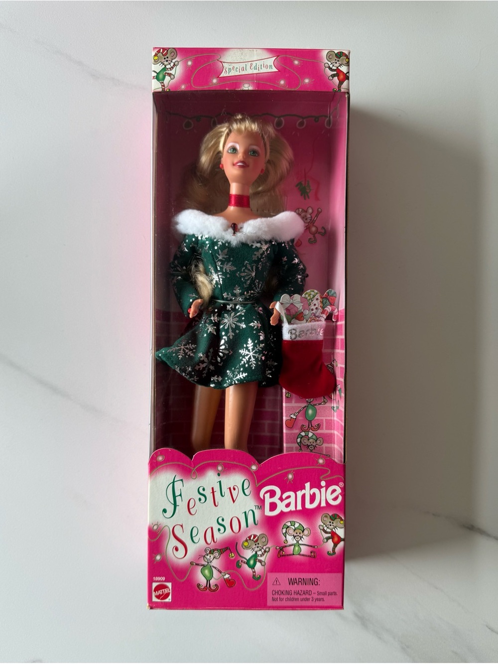 1997 Festive Season Barbie Special Edition #18909 NIB Vintage